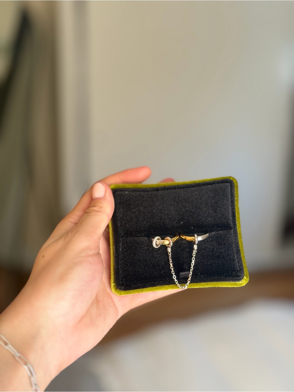 Phoria Hookup Chain Ring
